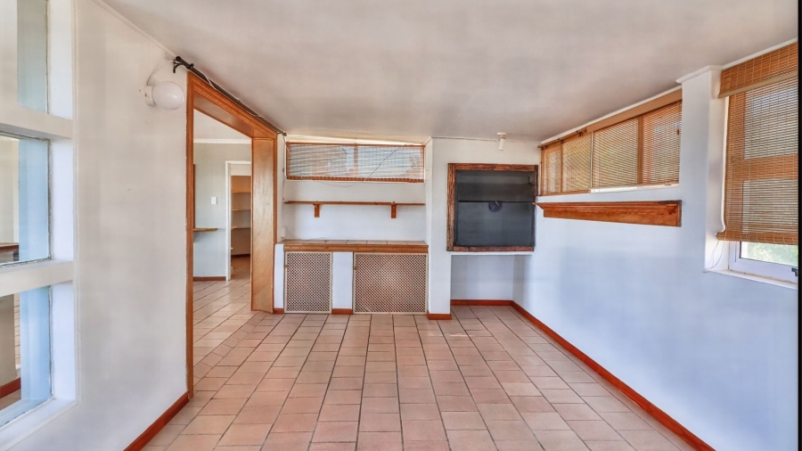 To Let 5 Bedroom Property for Rent in Vermont Western Cape